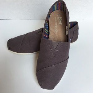 Toms Women Classic Canvas Alpargatas slip ons